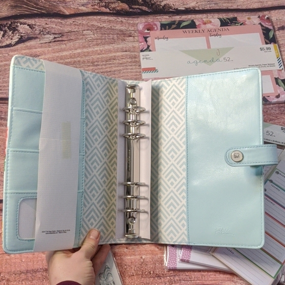 Planner binder blue floral with sheets lists - Picture 3 of 8
